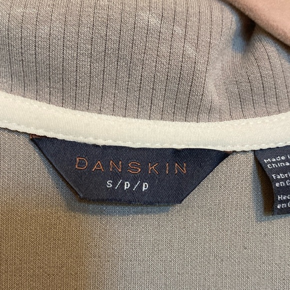 DANSKIN cropped long-sleeved taupe and cream ribbed sweatshirt - Picture 2 of 6